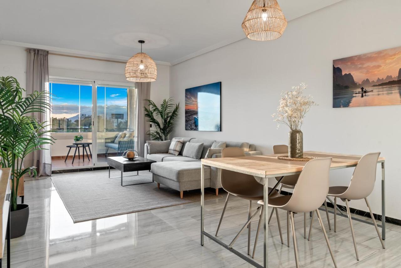 Modern Apartment - 2 Bedrooms, Beachside - Puerto Banus Marbella Exterior foto