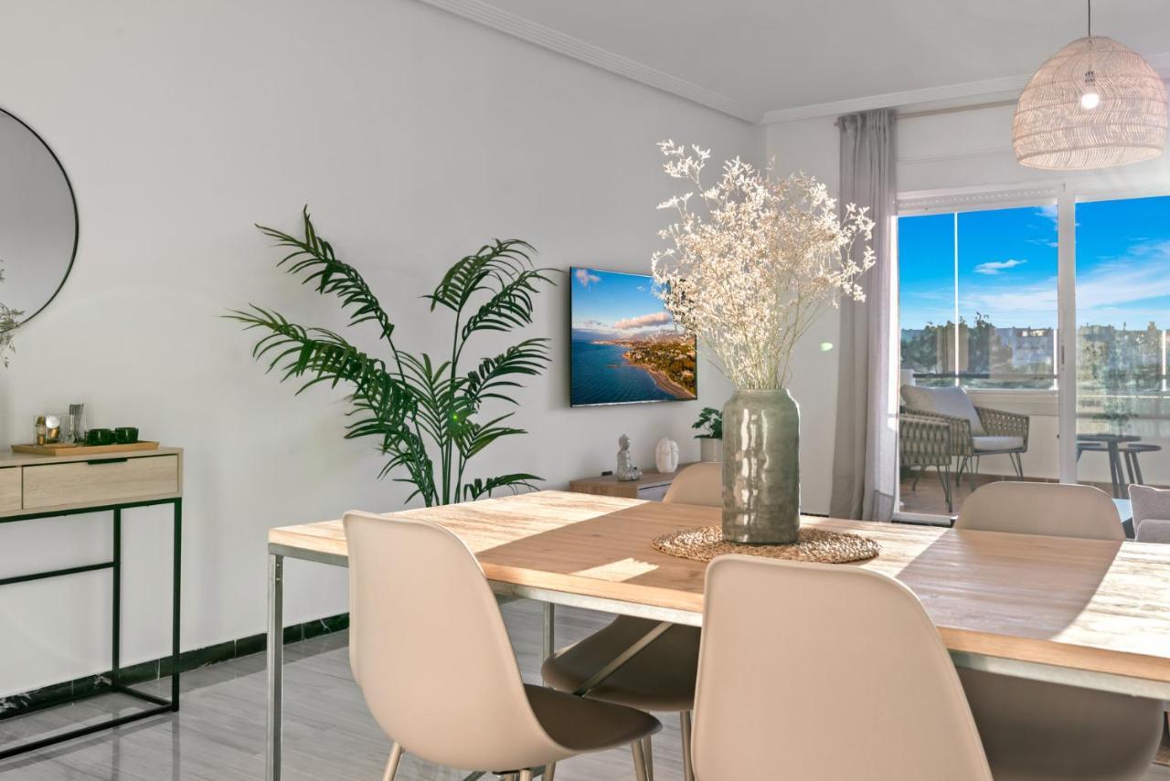 Modern Apartment - 2 Bedrooms, Beachside - Puerto Banus Marbella Exterior foto