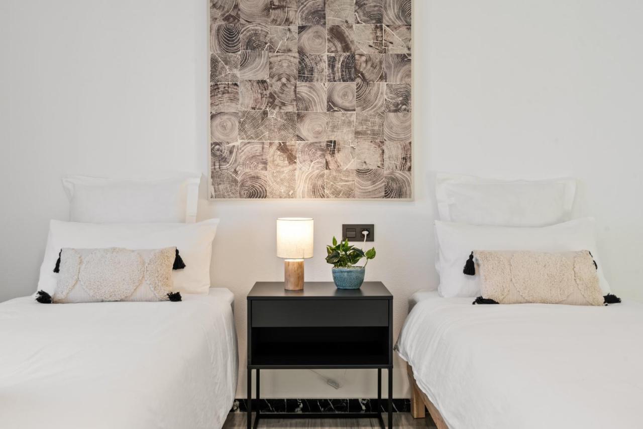 Modern Apartment - 2 Bedrooms, Beachside - Puerto Banus Marbella Exterior foto