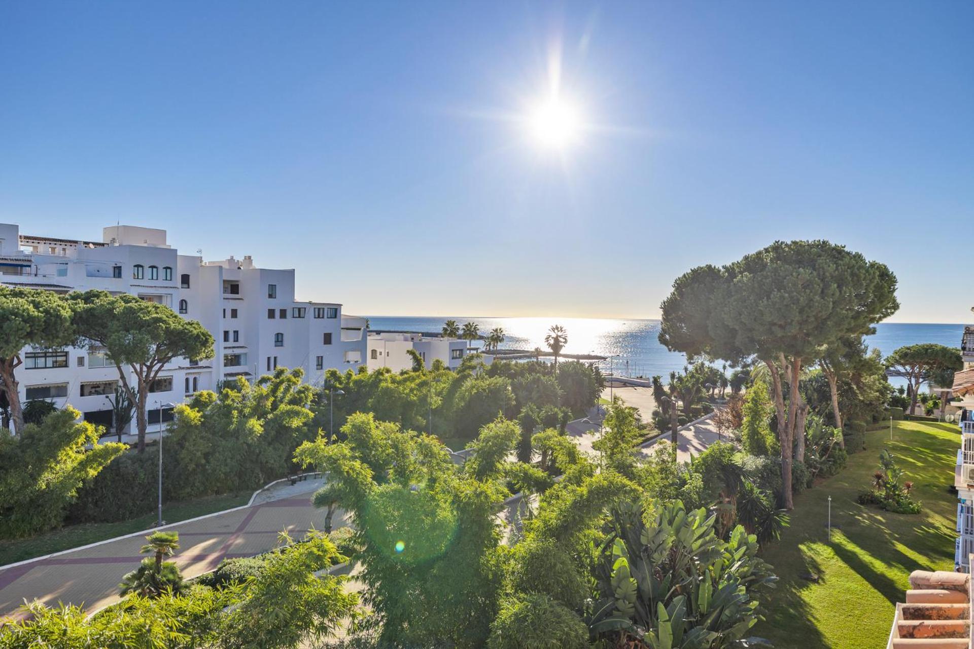 Modern Apartment - 2 Bedrooms, Beachside - Puerto Banus Marbella Exterior foto
